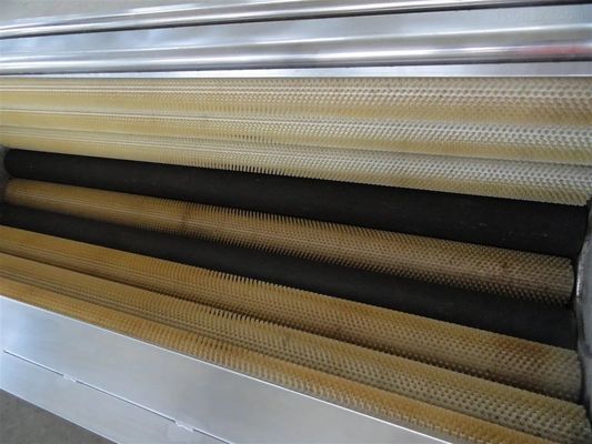 Machine de Peeler Emery Roller Peeling And Washing de manioc pour la machine de nettoyage de rouleau végétal de brosse